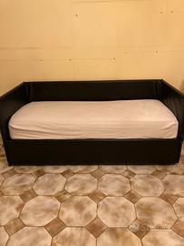 Letto singolo con ulteriore letto e puffo
