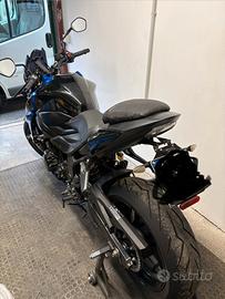 Suzuki gsx s 750