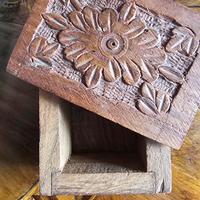 scatola legno intagliato