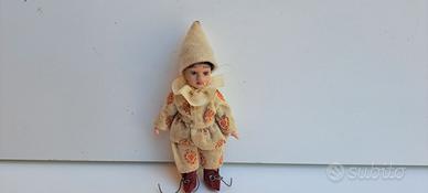 Graziosa Bambola Pinocchio in Ceramica e Tessuto -