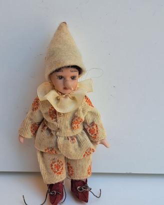 Graziosa Bambola Pinocchio in Ceramica e Tessuto -