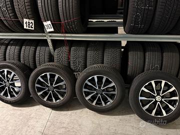 Set 4 cerchi originali VW 15” con gomme invernali