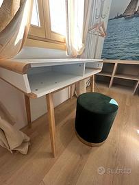 Scrivania in legno massello