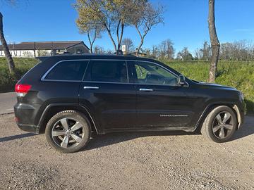 Jeep grand cherokee overland