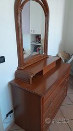 COMò IN LEGNO CON SPECCHIO E CASSETTIERA