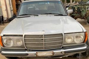 Mercedes 240D W123 per ricambi (2a)
