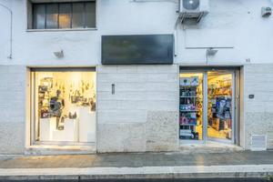 Locale commerciale di 50 mq in zona S. M. Vetere a