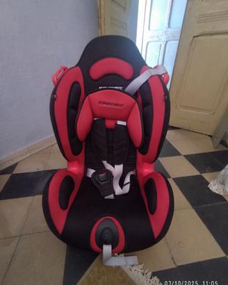 Il seggiolino auto Dinamyk rosso