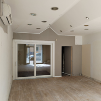 Bilocale commerciale 60mq con due vetrine, Sieci