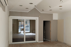 Bilocale commerciale 60mq con due vetrine, Sieci