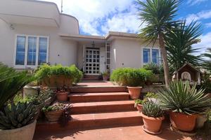 Villla indipendente ed abitabile