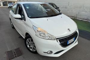 Peugeot 208 1.2benzina 5 porte - 2013
