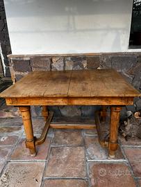 Tavolo in noce nazionale 1920