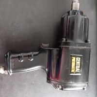 Avvitatore pneumatico. marca Central pneumatic 3/4