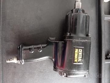 Avvitatore pneumatico. marca Central pneumatic 3/4