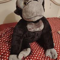 Gorilla di peluche 