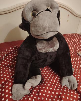 Gorilla di peluche 