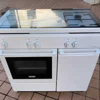 Cucina con forno a gas