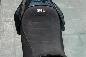 Sella Custom Ducati Monster S4R con Coprisella