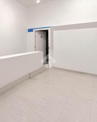 NEGOZIO A BRUGHERIO