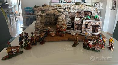Presepe artigianale con statuine