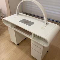 Tavolo per manicure