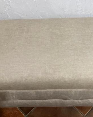 panca pouf  con contrmitore di poltrone sofà
