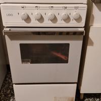 cucina a gas 4 fuochi con forno mai usato