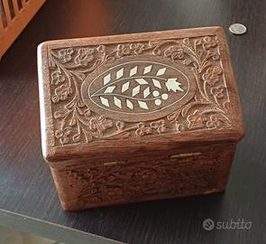 Scatola in legno decorata