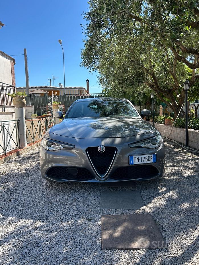 Alfa Romeo Giulia (2016)