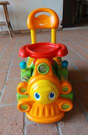 Trenino CHICCO  a spinta per bambini 