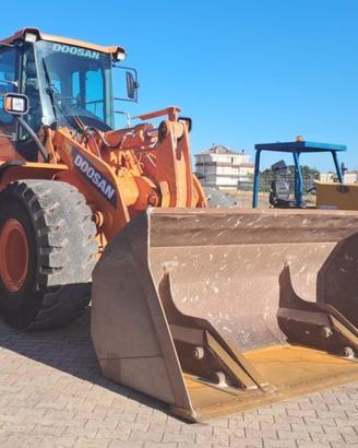 DOOSAN DL300-5 PALA GOMMATA WHEEL LOADER
