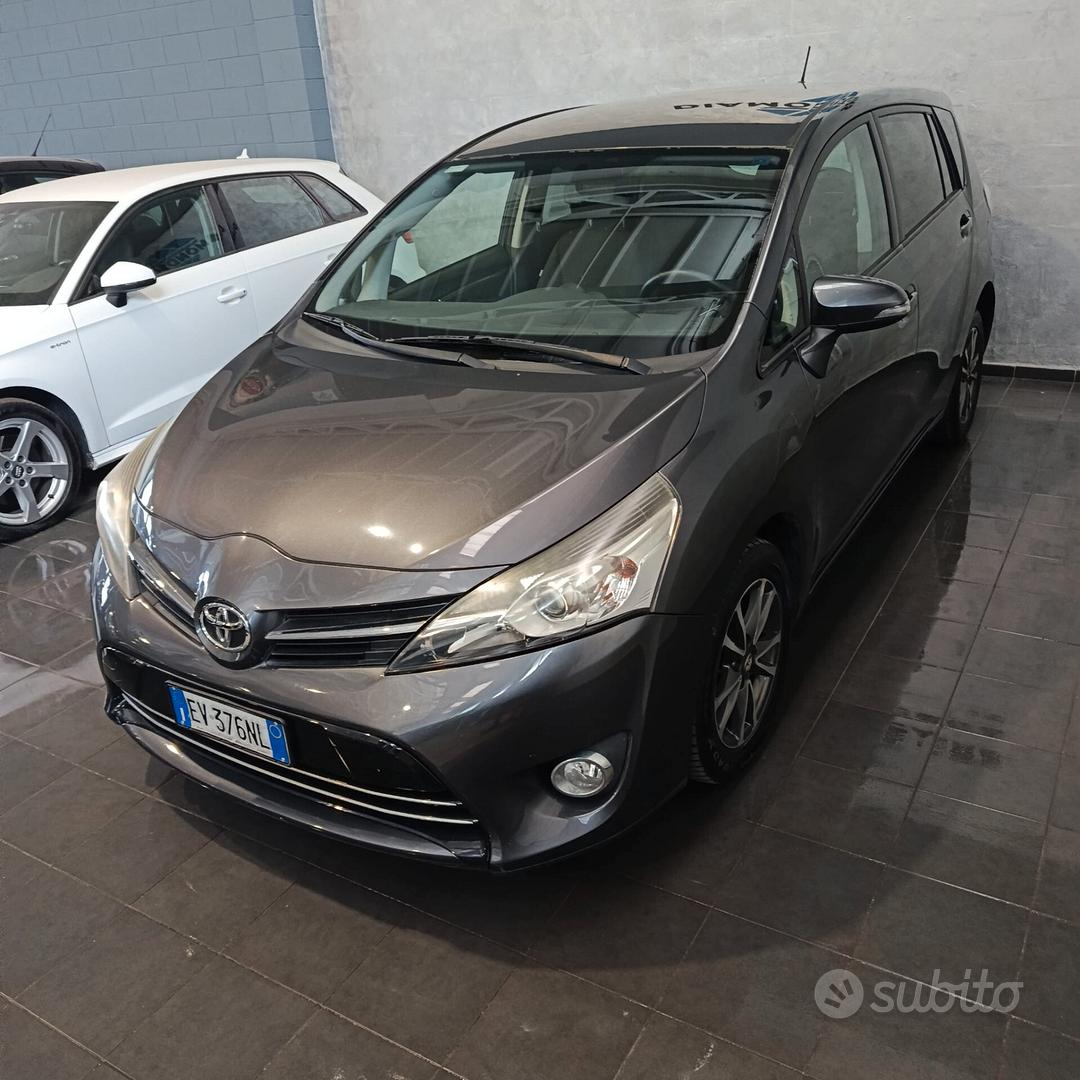 Toyota Verso 2014 photo 2