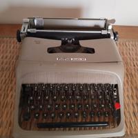 macchina da scrivere Olivetti studio 44