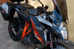 KTM 1290 Super Duke GT 
