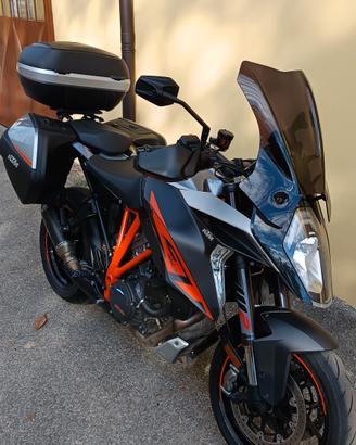 KTM 1290 Super Duke GT 
