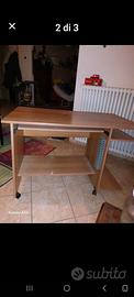 Scrivania con rotelle