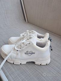 Love Moschino scarpe alte bianche