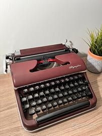 Macchina da scrivere Olympia SM2 1952 revisionata