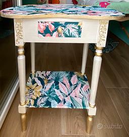 Incantevole mobiletto