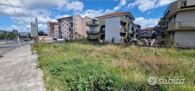 Terreno 700mq edificabile commerciale a Riposto