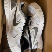 Scarpe nike revolution