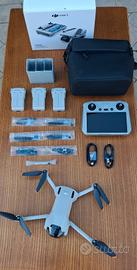DJI Mini 3 Fly More Combo (con DJI RC)