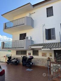 Villa di 280 m² con più di 5 locali a Giugliano in