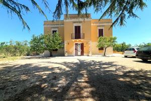 VILLA SINGOLA A TERLIZZI