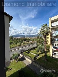 Appartamento ristrutturato con garage a Giarre