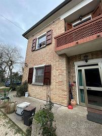 Villa di 314 m² con più di 5 locali e box auto a A