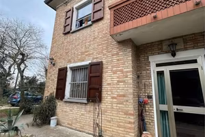 Villa di 314 m² con più di 5 locali e box auto a A