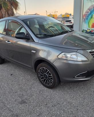 Lancia Ypsilon 0.9 TwinAir 85 CV 5 porte Metano Ec