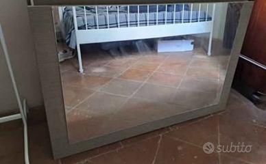 Specchio con cornice in legno rovere chiaro